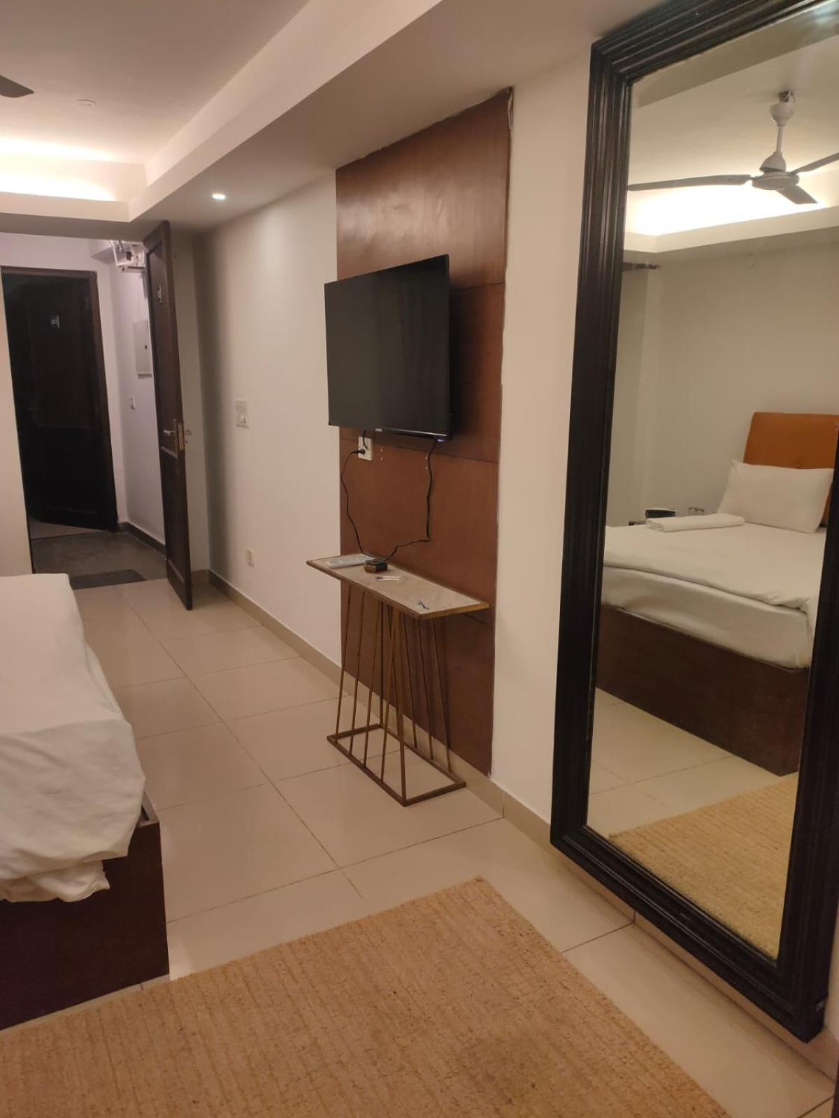 ניו דלהי Hotel Blueberry מראה חיצוני תמונה